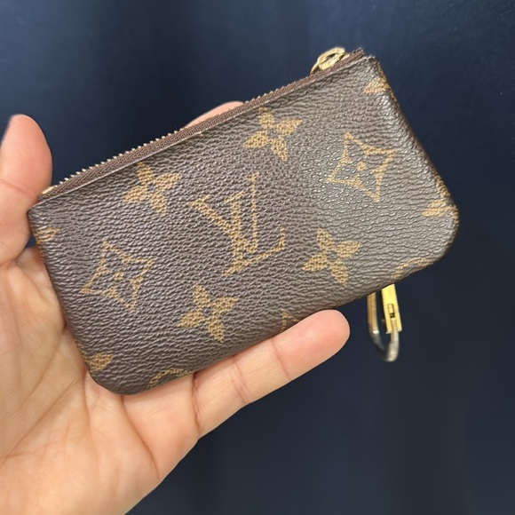 🤎LV Key Pouch - Picture 1 of 13